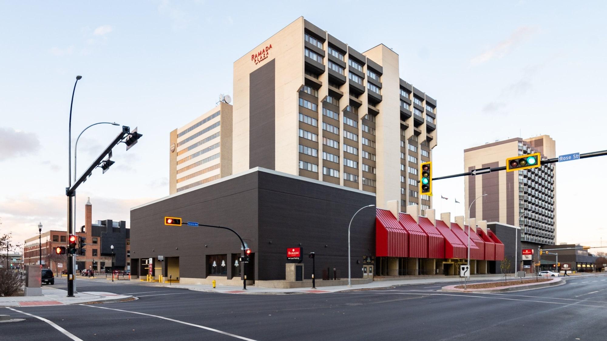 Ramada Plaza By Wyndham Regina Downtown Exterior foto