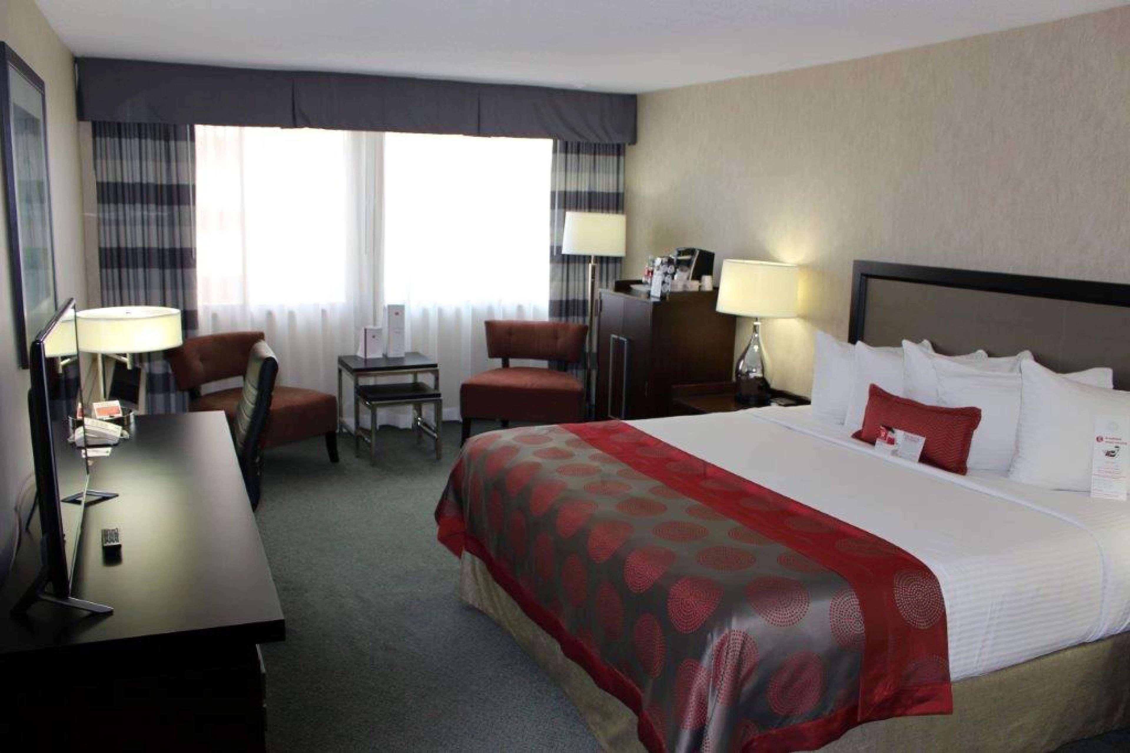 Ramada Plaza By Wyndham Regina Downtown Exterior foto