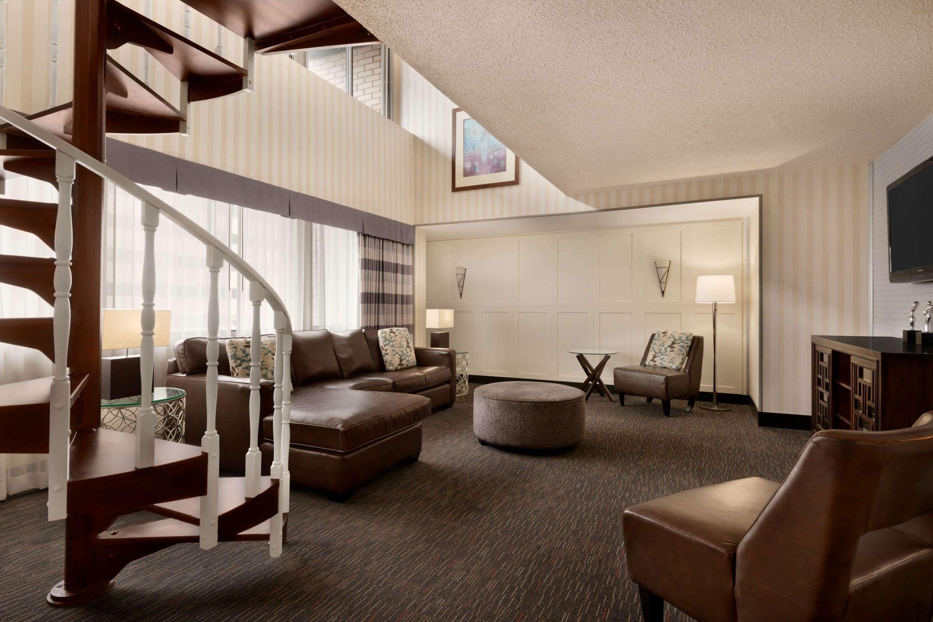 Ramada Plaza By Wyndham Regina Downtown Exterior foto