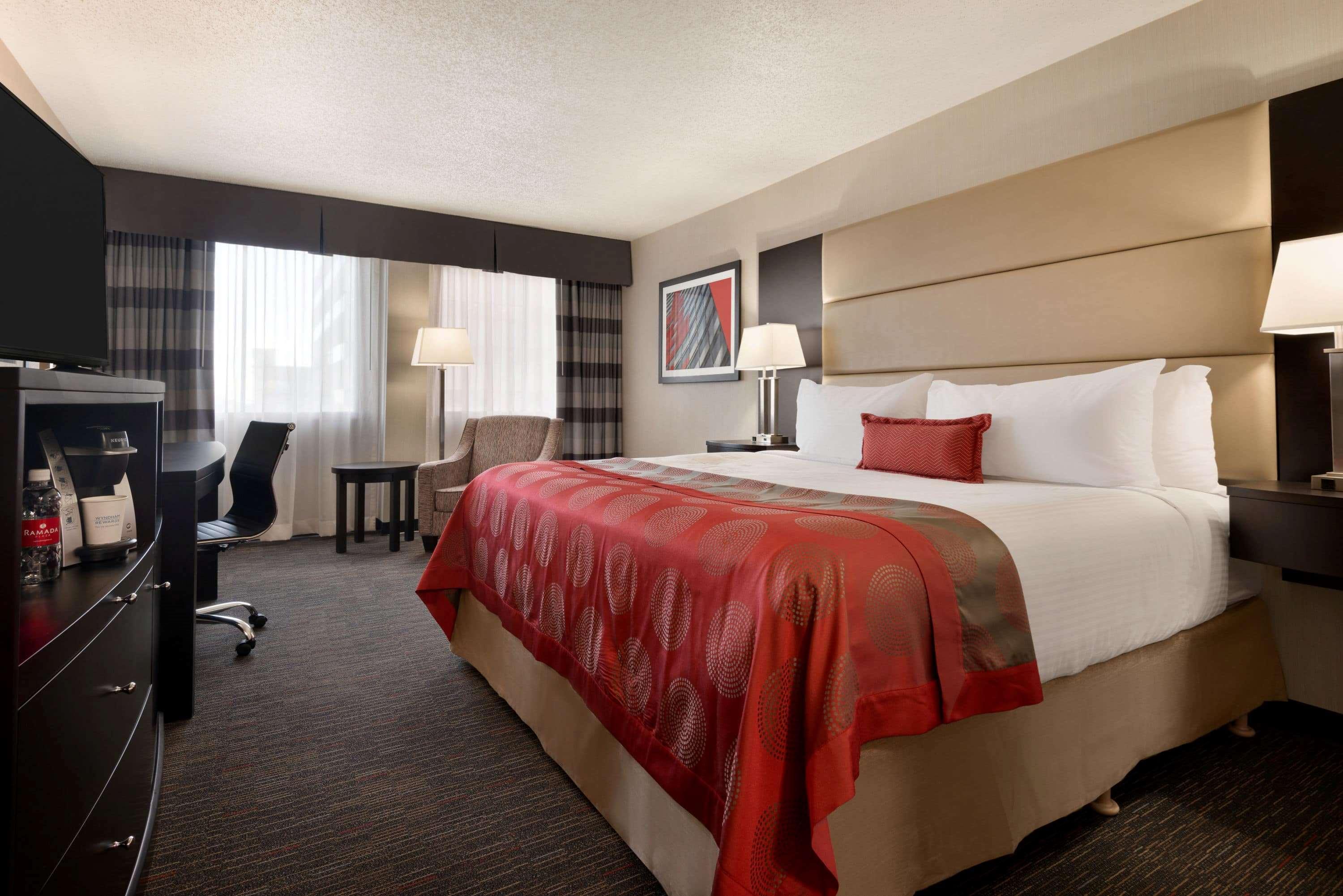 Ramada Plaza By Wyndham Regina Downtown Exterior foto