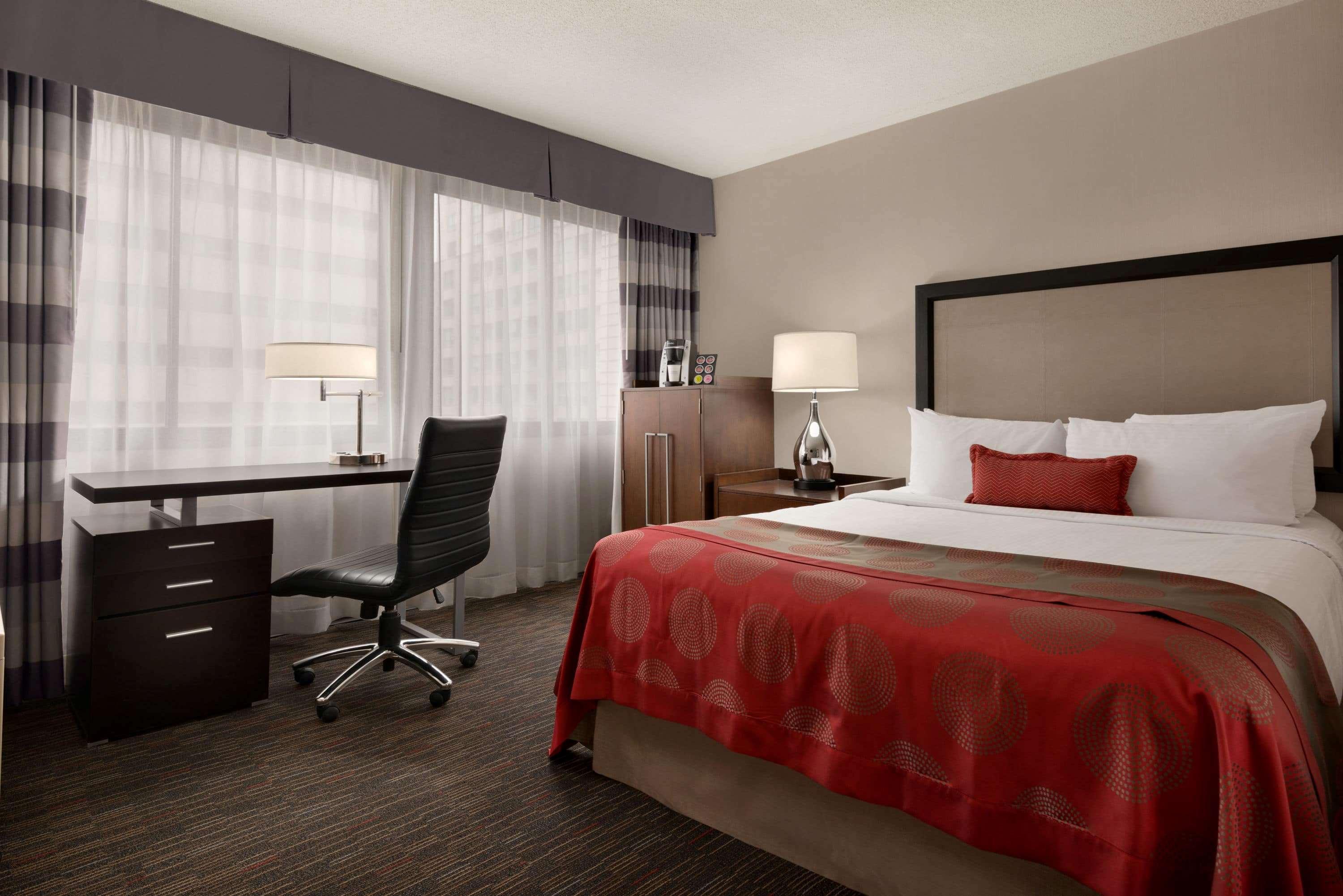 Ramada Plaza By Wyndham Regina Downtown Exterior foto