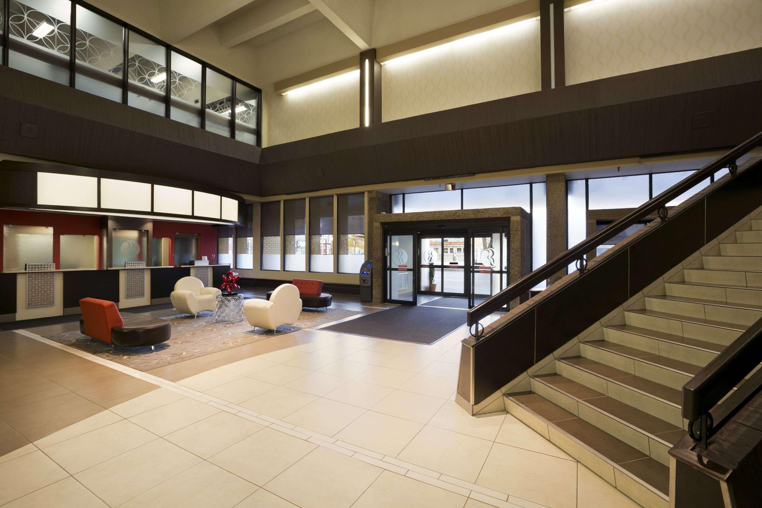 Ramada Plaza By Wyndham Regina Downtown Exterior foto