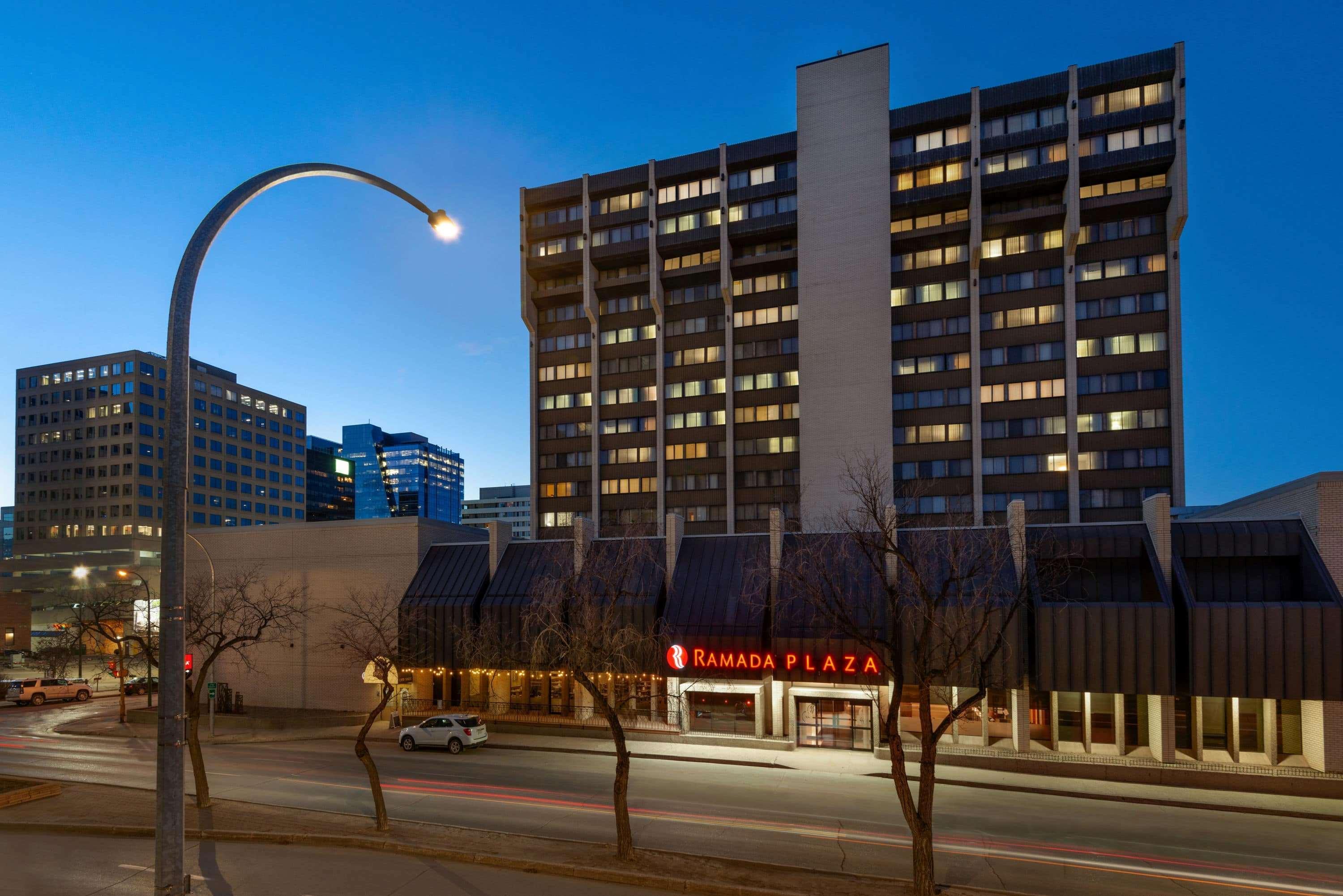 Ramada Plaza By Wyndham Regina Downtown Exterior foto