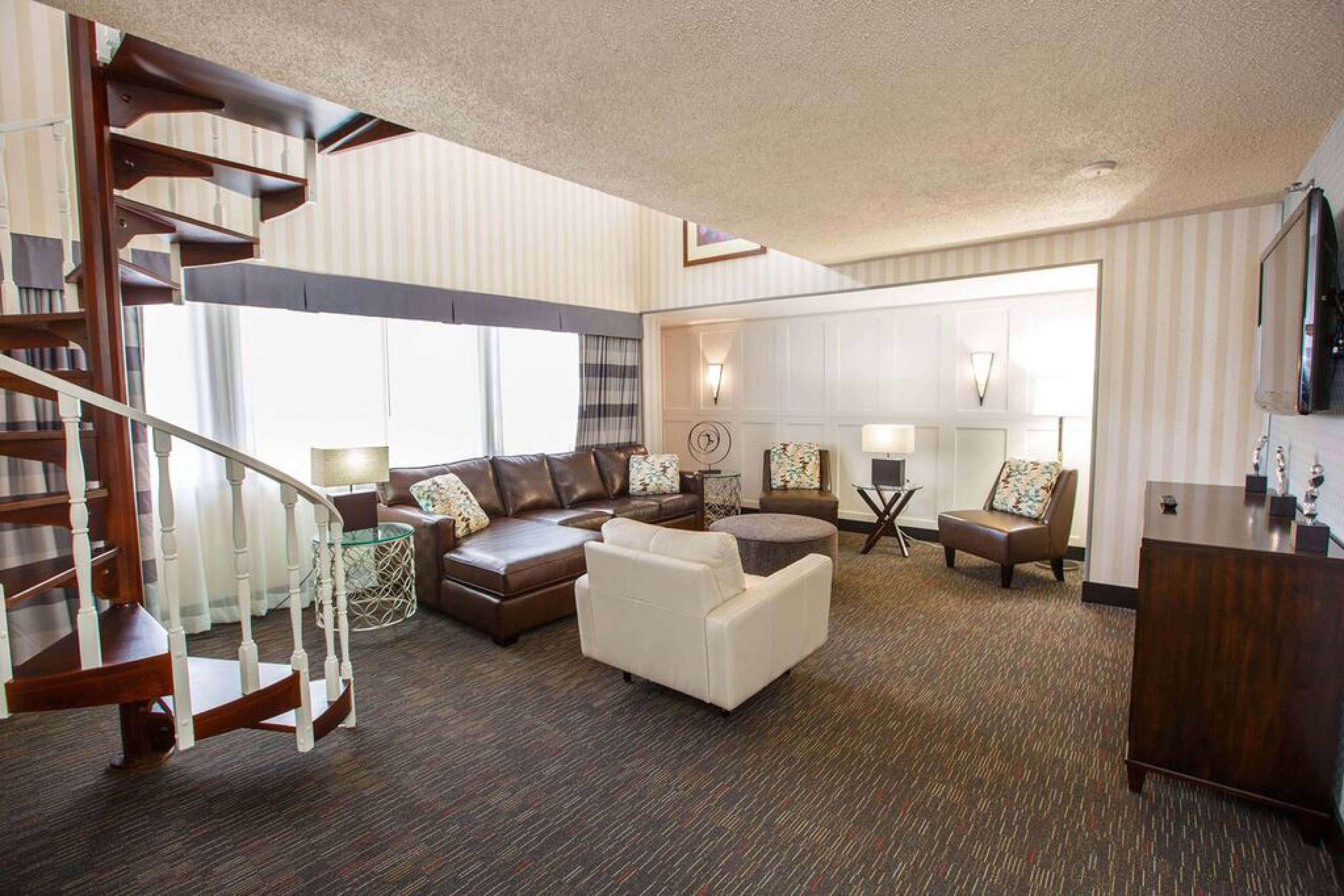 Ramada Plaza By Wyndham Regina Downtown Exterior foto